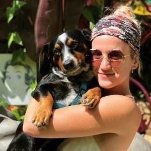 Meet your Posher, Carissa